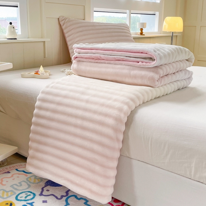 91家纺网 家纺一手货源 找家纺 言熙居家纺 2024新款AB版多功能盖毯被套 泡芙-粉白