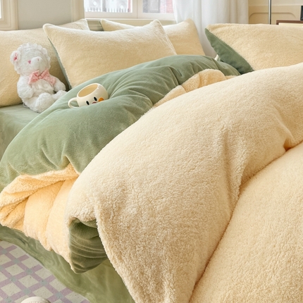 91家纺网 家纺一手货源 找家纺 绘萱家居 2024新款高克重泰迪绒纯色牛奶绒四件套双拼法莱绒珊瑚绒 泰迪绒-奶黄+灰绿