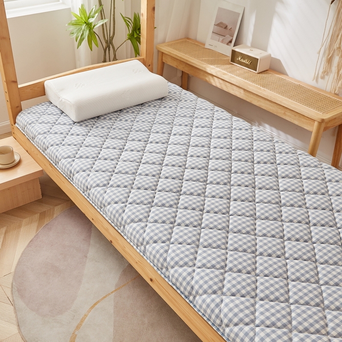 91家纺网 家纺一手货源 找家纺 卡派 2024新款单人床乳胶椰棕床垫 蓝小格