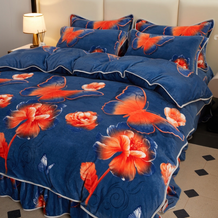 91家纺网 家纺一手货源 找家纺 博兰蒂 2025新款床裙款高克重牛奶绒印花四件套 花飞蝶舞