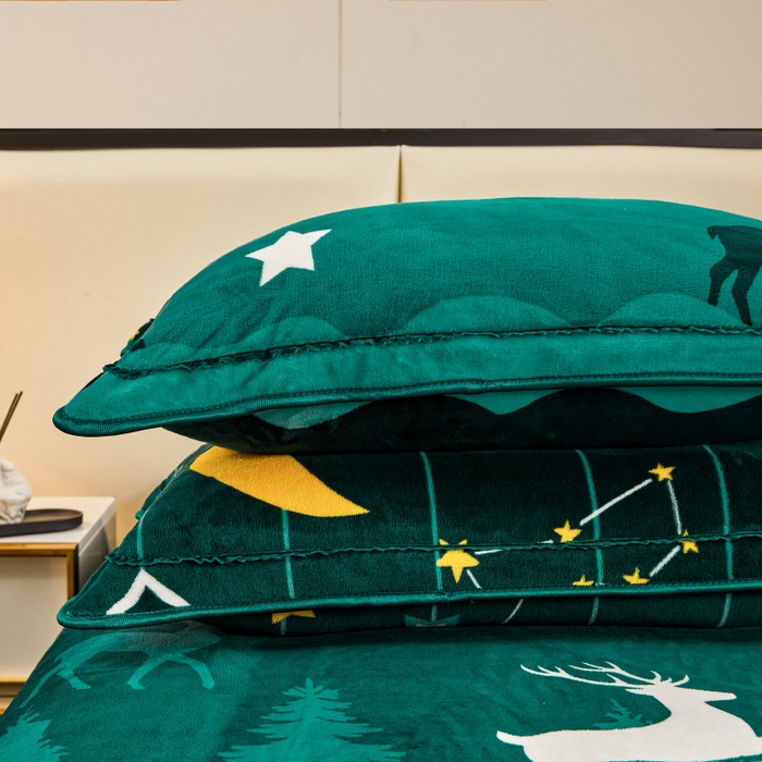 91家纺网 家纺一手货源 找家纺 博兰蒂 2025新款床裙款高克重牛奶绒印花四件套 迷情鹿