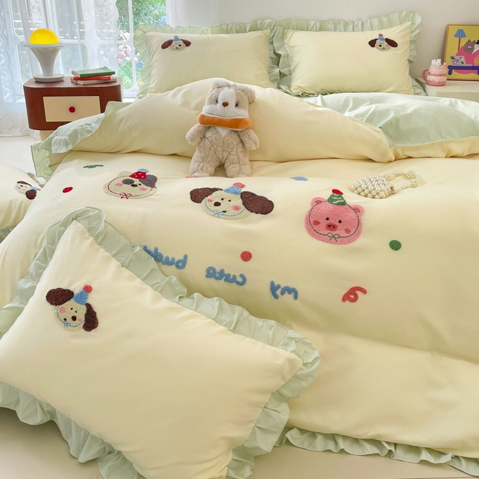 91家纺网 家纺一手货源 找家纺 易禾家纺 2024新款专板花型亲肤水洗棉毛巾绣花边四件套-小伙伴 小伙伴-奶黄绿