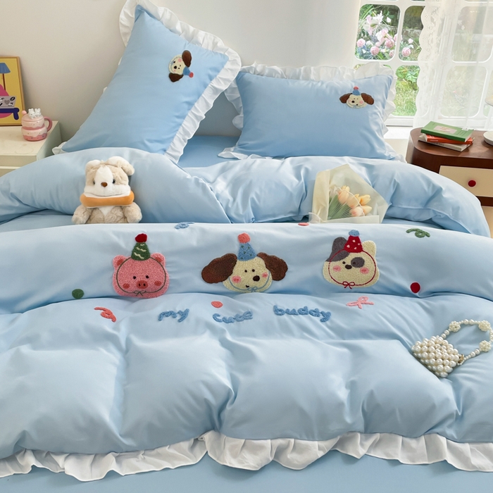 91家纺网 家纺一手货源 找家纺 易禾家纺 2024新款专板花型亲肤水洗棉毛巾绣花边四件套-小伙伴 小伙伴-蓝