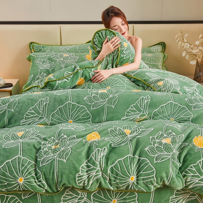 91家纺网 家纺一手货源 找家纺 博兰蒂 2025新款床裙款高克重牛奶绒印花四件套 田园花卉