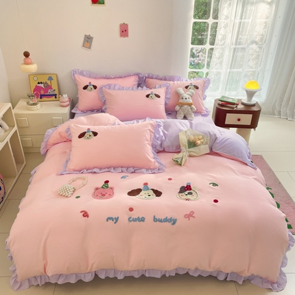 易禾家纺 2024新款专板花型亲肤水洗棉毛巾绣花边四件套-小伙伴 小伙伴-粉紫