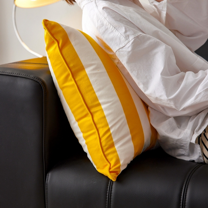 91家纺网 家纺一手货源 找家纺 （总）美茉家居 2024新款丝绒彩条方形抱枕