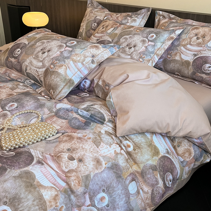 91家纺网 家纺一手货源 找家纺 格里芬家纺 2025新款花卉系列全棉加厚磨毛数码印花四件套（控价劵后标准208起） 梦幻熊熊-桔