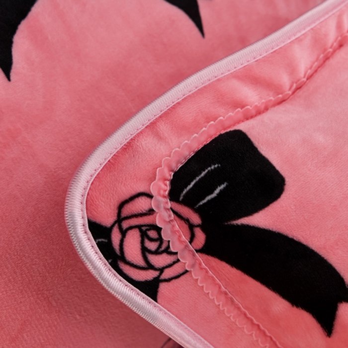 91家纺网 家纺一手货源 找家纺 千嘻汇 2025新款7斤牛奶绒金貂法莱绒床裙款保暖绒四件套 情意绵绵