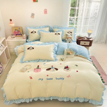 易禾家纺 2024新款专板花型亲肤水洗棉毛巾绣花边四件套-小伙伴 小伙伴-奶黄蓝