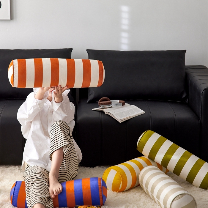 91家纺网 家纺一手货源 找家纺 （总）美茉家居 2024新款丝绒彩条糖果枕