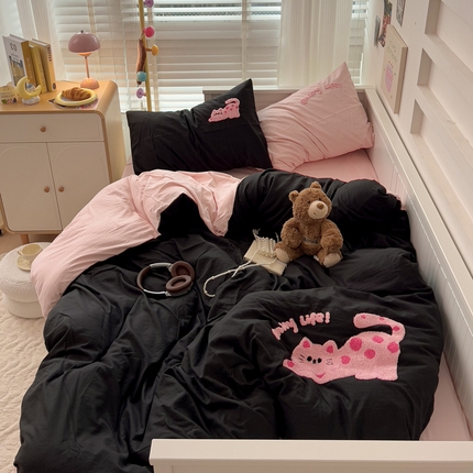 91家纺网 家纺一手货源 找家纺 （总）奈颜 2024新款超柔水洗棉波点猫毛巾绣四件套