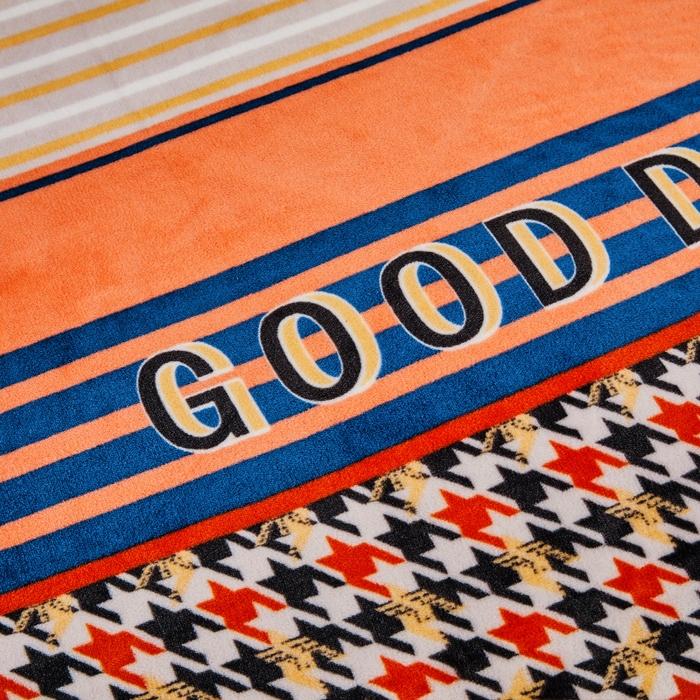 91家纺网 家纺一手货源 找家纺 博兰蒂 2025新款床裙款高克重牛奶绒印花四件套 欢欣织梦