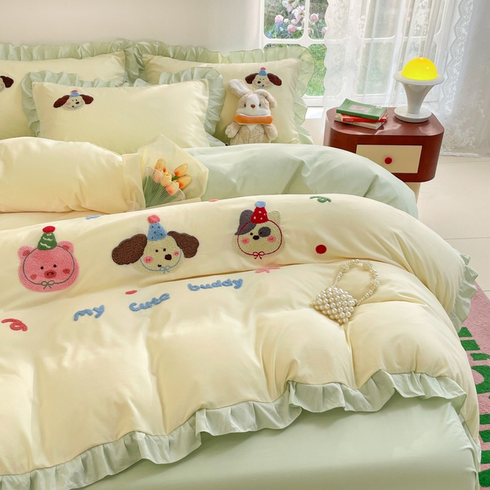 91家纺网 家纺一手货源 找家纺 易禾家纺 2024新款专板花型亲肤水洗棉毛巾绣花边四件套-小伙伴 小伙伴-奶黄绿