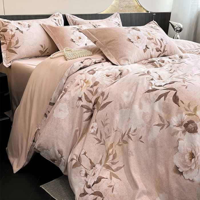 91家纺网 家纺一手货源 找家纺 格里芬家纺 2025新款花卉系列全棉加厚磨毛数码印花四件套（控价劵后标准208起） 米莉亚-粉