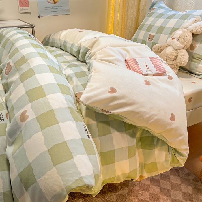 91家纺网 家纺一手货源 找家纺 2024新款小清新全棉印花学生宿舍三件套-68系列 A格子小熊