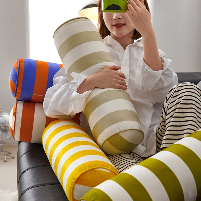 91家纺网 家纺一手货源 找家纺 （总）美茉家居 2024新款丝绒彩条糖果枕