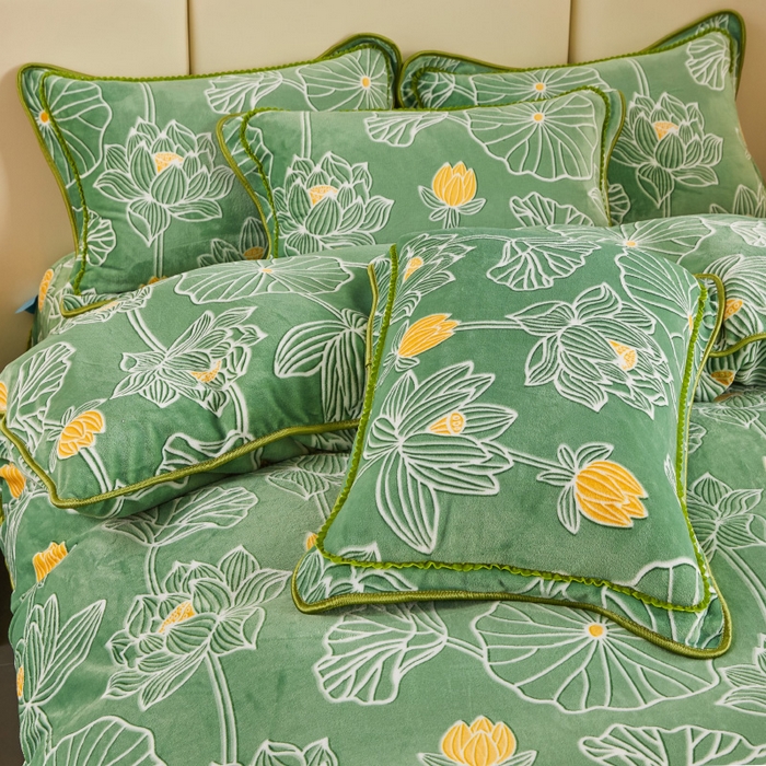 91家纺网 家纺一手货源 找家纺 博兰蒂 2025新款床裙款高克重牛奶绒印花四件套 田园花卉