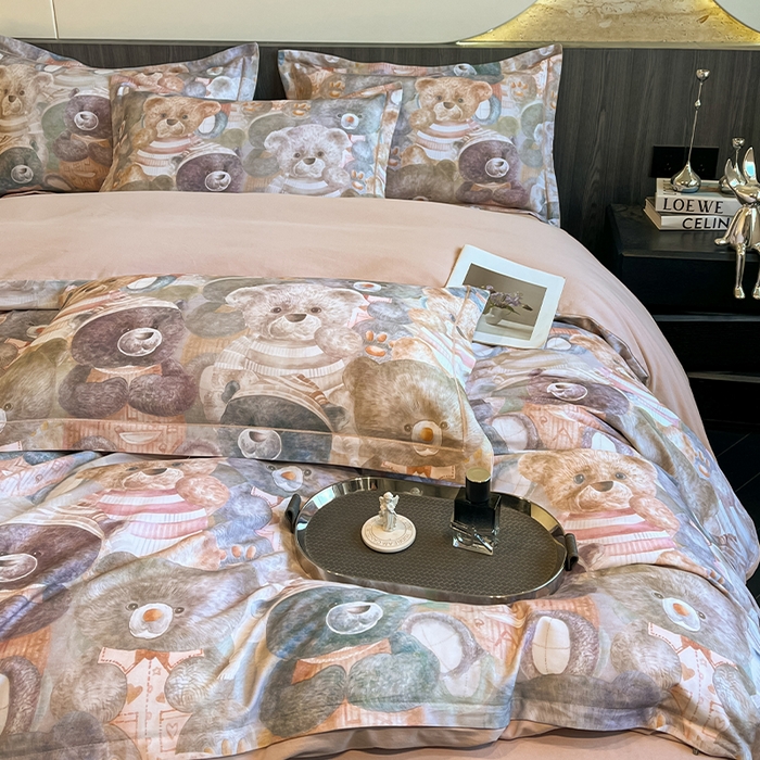 91家纺网 家纺一手货源 找家纺 格里芬家纺 2025新款花卉系列全棉加厚磨毛数码印花四件套（控价劵后标准208起） 梦幻熊熊-桔