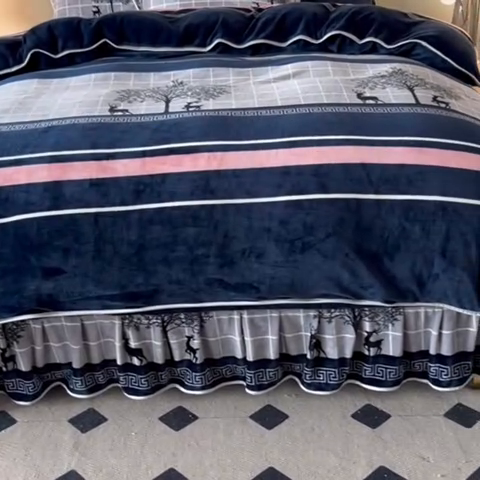 91家纺网 家纺一手货源 找家纺 博兰蒂 2025新款床裙款高克重牛奶绒印花四件套 一路有你