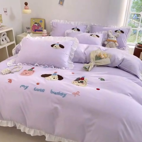 91家纺网 家纺一手货源 找家纺 易禾家纺 2024新款专板花型亲肤水洗棉毛巾绣花边四件套-小伙伴 小伙伴-紫