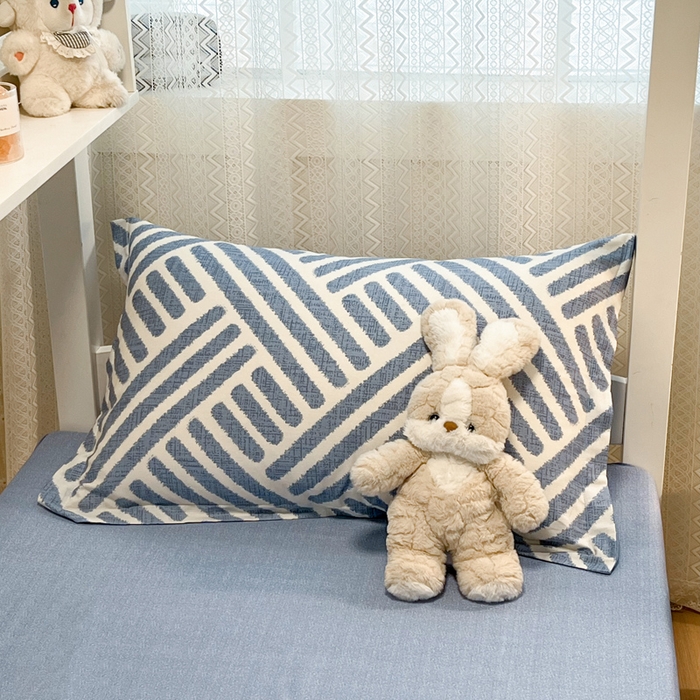 91家纺网 家纺一手货源 找家纺 2024新款小清新全棉印花学生宿舍三件套-68系列 D洛伊-兰