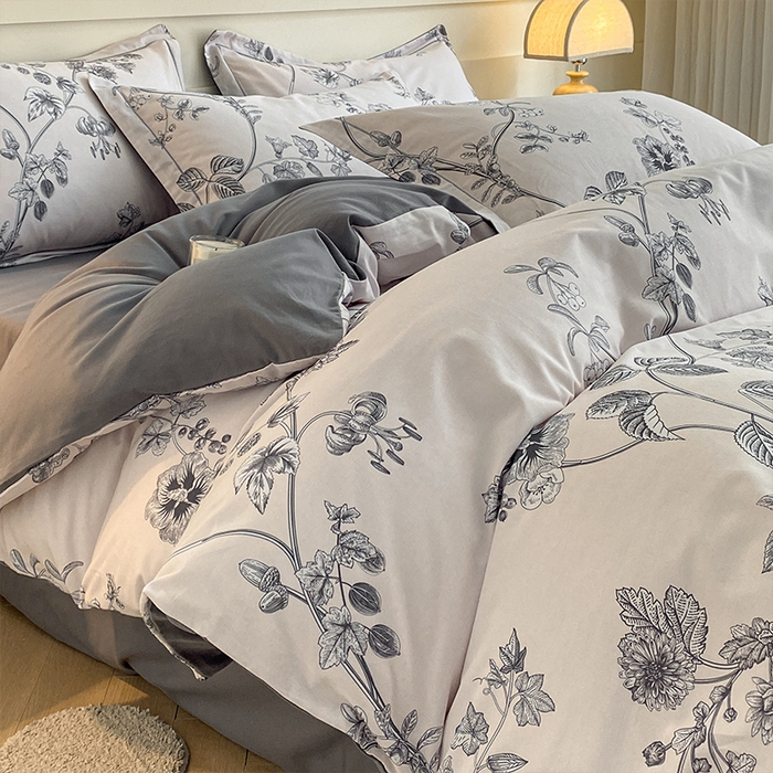 91家纺网 家纺一手货源 找家纺 格里芬家纺 2025新款花卉系列全棉加厚磨毛数码印花四件套（控价劵后标准208起） 韶华