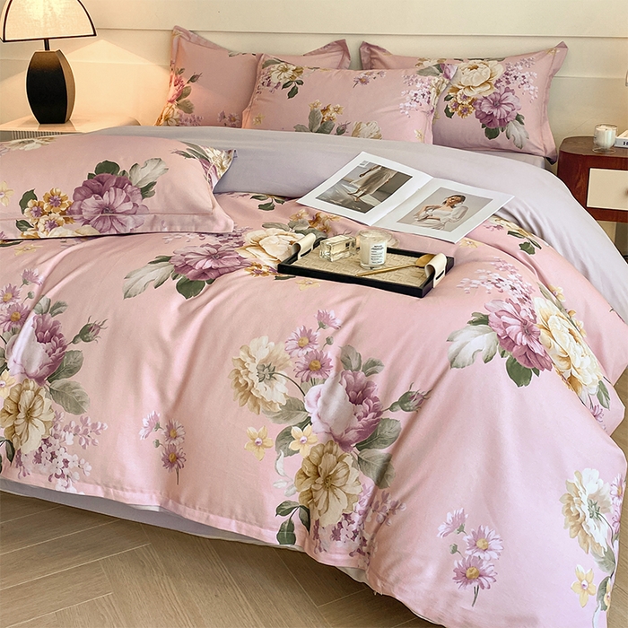 91家纺网 家纺一手货源 找家纺 格里芬家纺 2025新款花卉系列全棉加厚磨毛数码印花四件套（控价劵后标准208起） 妮可-紫