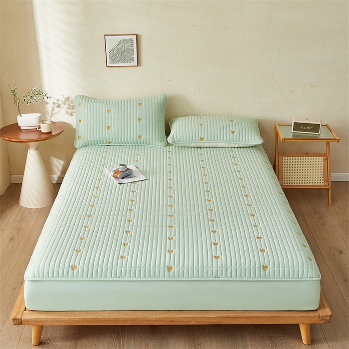 91家纺网 家纺一手货源 找家纺 叠派家纺 2024新款水洗棉刺绣夹棉床笠 小熊-果绿