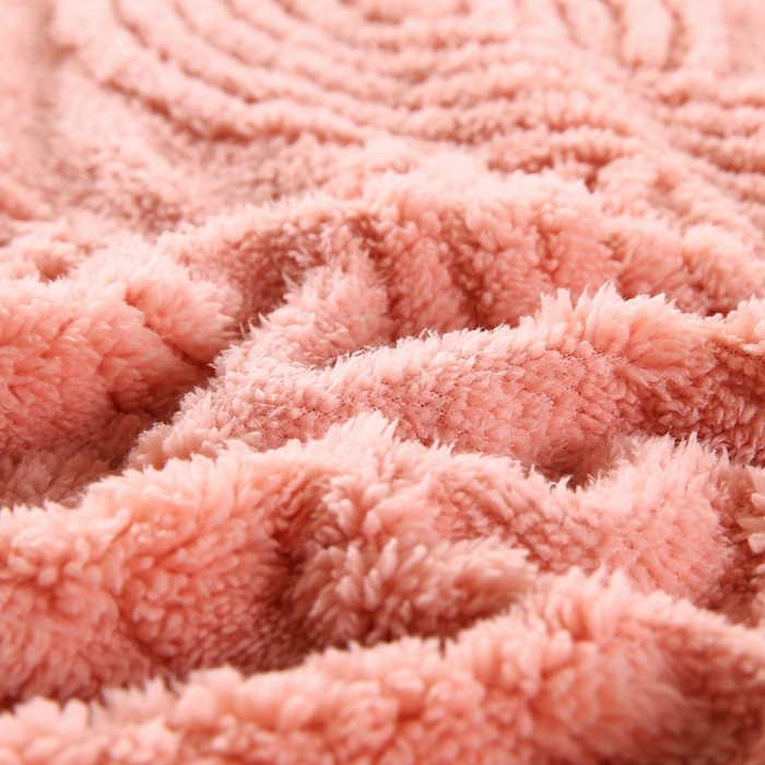 91家纺网 家纺一手货源 找家纺 巴木赫 2024新款8字塔芙绒毯子毛毯 玉粉