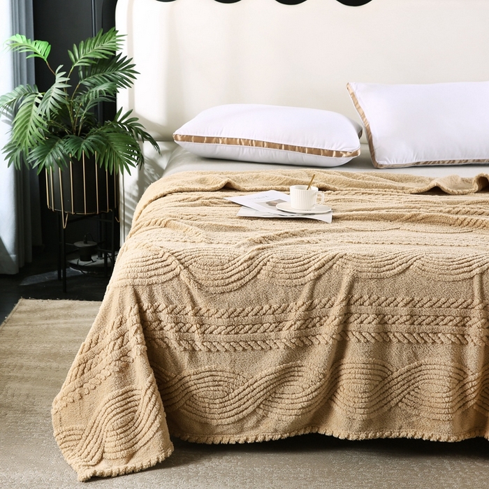 91家纺网 家纺一手货源 找家纺 巴木赫 2024新款8字塔芙绒毯子毛毯 卡其