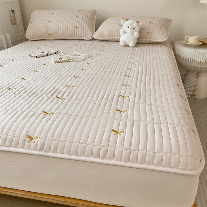 91家纺网 家纺一手货源 找家纺 叠派家纺 2024新款水洗棉刺绣夹棉床笠 蝴蝶结-卡其