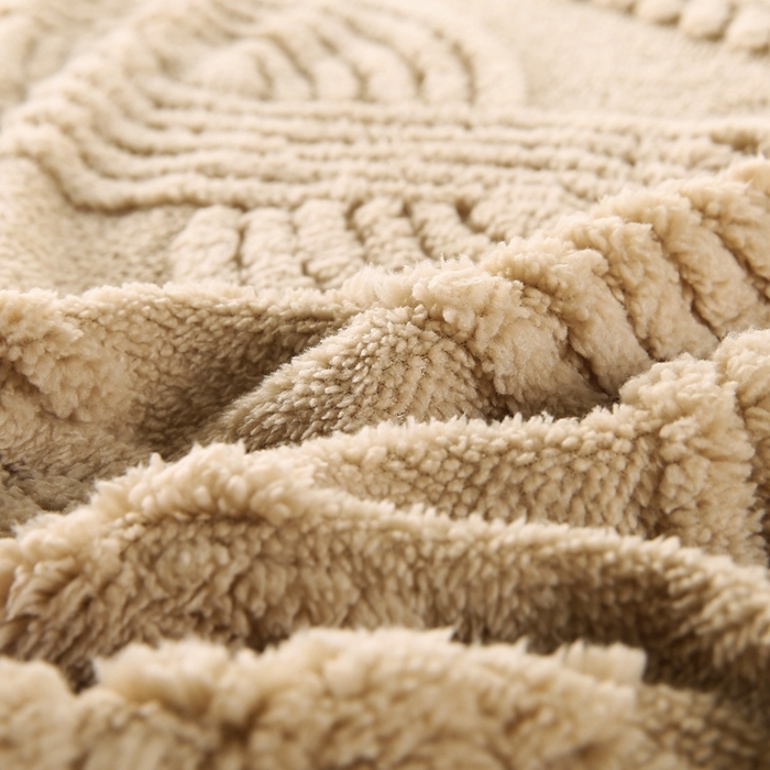 91家纺网 家纺一手货源 找家纺 巴木赫 2024新款8字塔芙绒毯子毛毯 卡其