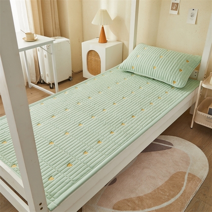 91家纺网 家纺一手货源 找家纺 （总）叠派家纺 2024新款水洗棉刺绣学生床护垫