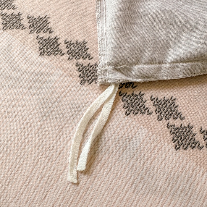 91家纺网 家纺一手货源 找家纺 2025新款加厚生态磨毛床笠四件套 卡蜜拉