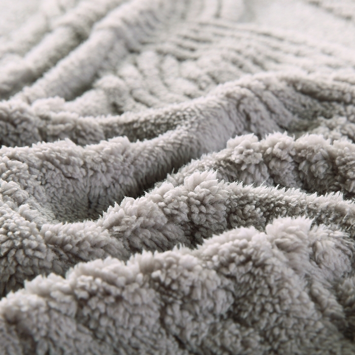 91家纺网 家纺一手货源 找家纺 巴木赫 2024新款8字塔芙绒毯子毛毯 银灰