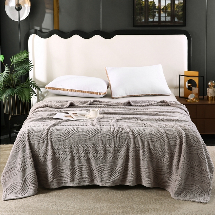 91家纺网 家纺一手货源 找家纺 巴木赫 2024新款8字塔芙绒毯子毛毯 银灰