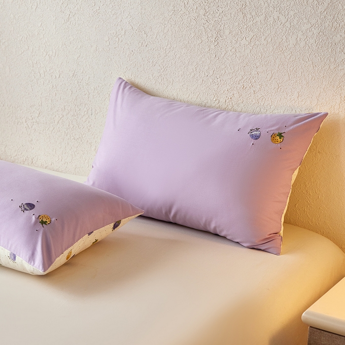 91家纺网 家纺一手货源 找家纺 2024新款全棉纯棉印花刺绣单枕套卡通一对装 草莓点点