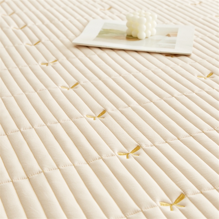 91家纺网 家纺一手货源 找家纺 （总）叠派家纺 2024新款水洗棉刺绣床护垫