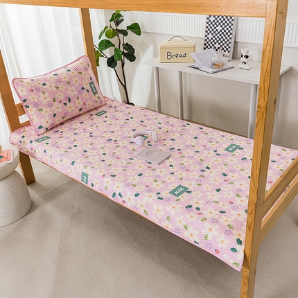 91家纺网 家纺一手货源 找家纺 （总）莎果家纺 2024新款学生款双面纯棉印花款高温砂洗床盖三件套