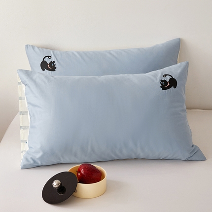 2024新款全棉纯棉印花刺绣单枕套卡通一对装 顽皮猫咪