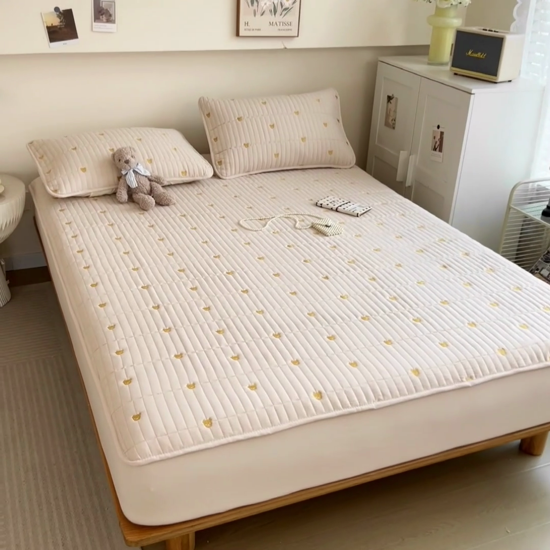 91家纺网 家纺一手货源 找家纺 叠派家纺 2024新款水洗棉刺绣夹棉床笠 蝴蝶结-卡其