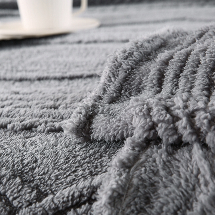 91家纺网 家纺一手货源 找家纺 巴木赫 2024新款8字塔芙绒毯子毛毯 深灰