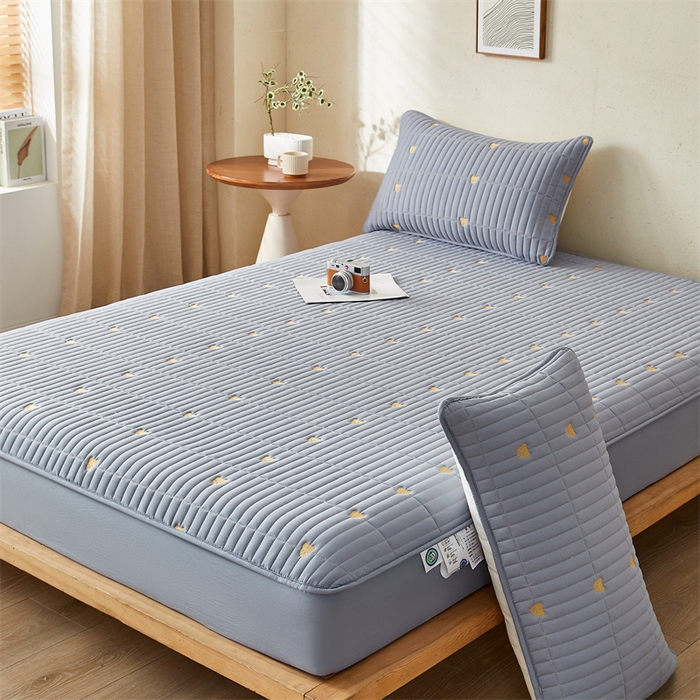 91家纺网 家纺一手货源 找家纺 叠派家纺 2024新款水洗棉刺绣夹棉床笠 小熊-蓝灰