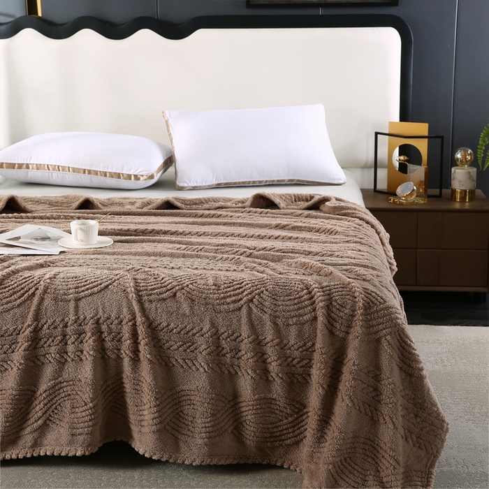 91家纺网 家纺一手货源 找家纺 巴木赫 2024新款8字塔芙绒毯子毛毯 咖啡