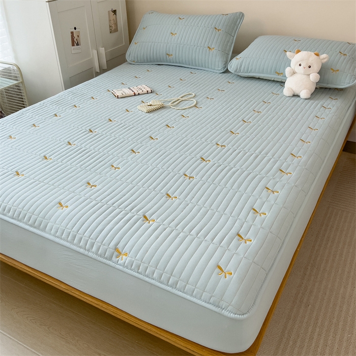 91家纺网 家纺一手货源 找家纺 叠派家纺 2024新款水洗棉刺绣夹棉床笠 蝴蝶结-浅蓝