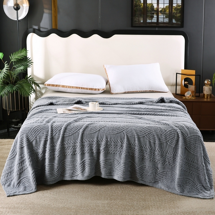 91家纺网 家纺一手货源 找家纺 巴木赫 2024新款8字塔芙绒毯子毛毯 雾蓝