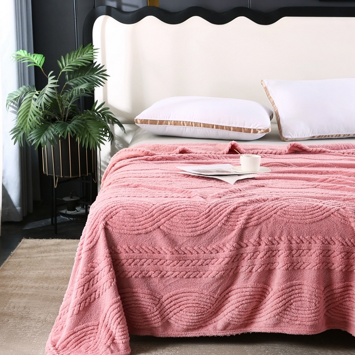 91家纺网 家纺一手货源 找家纺 巴木赫 2024新款8字塔芙绒毯子毛毯 豆沙