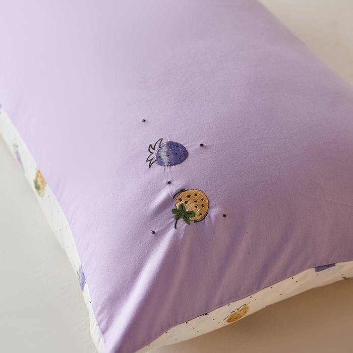 91家纺网 家纺一手货源 找家纺 2024新款全棉纯棉印花刺绣单枕套卡通一对装 草莓点点