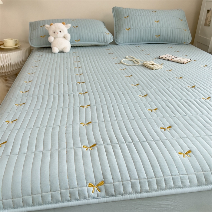 91家纺网 家纺一手货源 找家纺 叠派家纺 2024新款水洗棉刺绣夹棉床笠 蝴蝶结-浅蓝