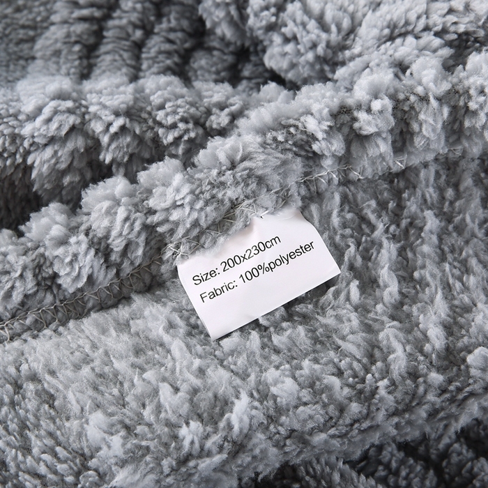 91家纺网 家纺一手货源 找家纺 巴木赫 2024新款8字塔芙绒毯子毛毯 雾蓝
